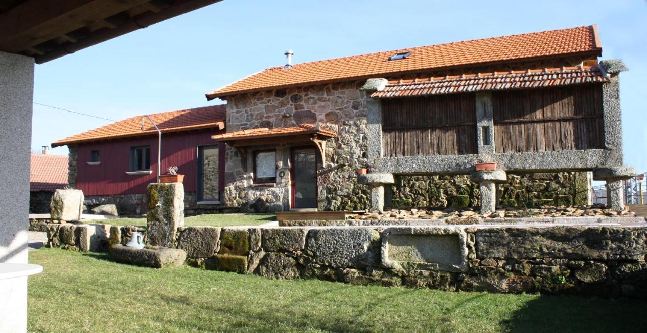 Casa Entre-Palheiros E Casa Do Canastro 蒙塔莱格里 外观 照片